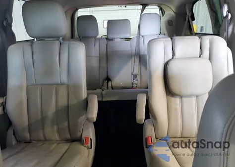 2011 Chrysler Town & Country Touring L z USA, uszkodzony, nr VIN 2A4RR8DG3BR713271